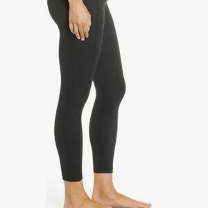 Zella Black Pocketed Maternity Leggings